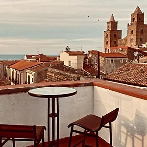 Il Pino E La Rosa , Cefalù Italië